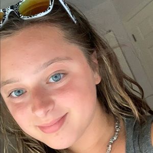 Meet your Posher, Justina